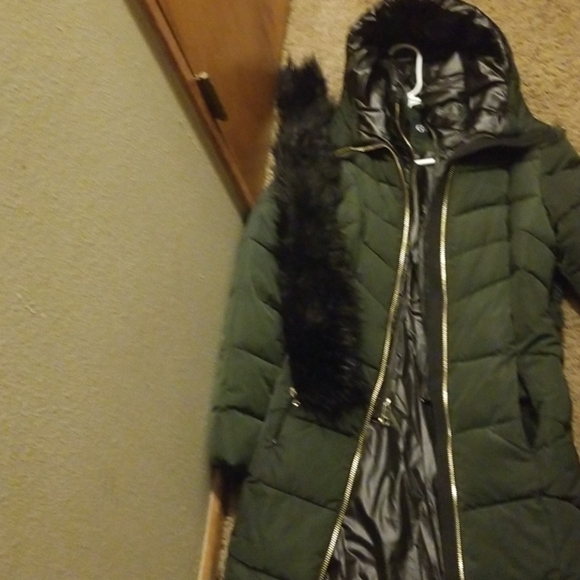 guess green winter jacket